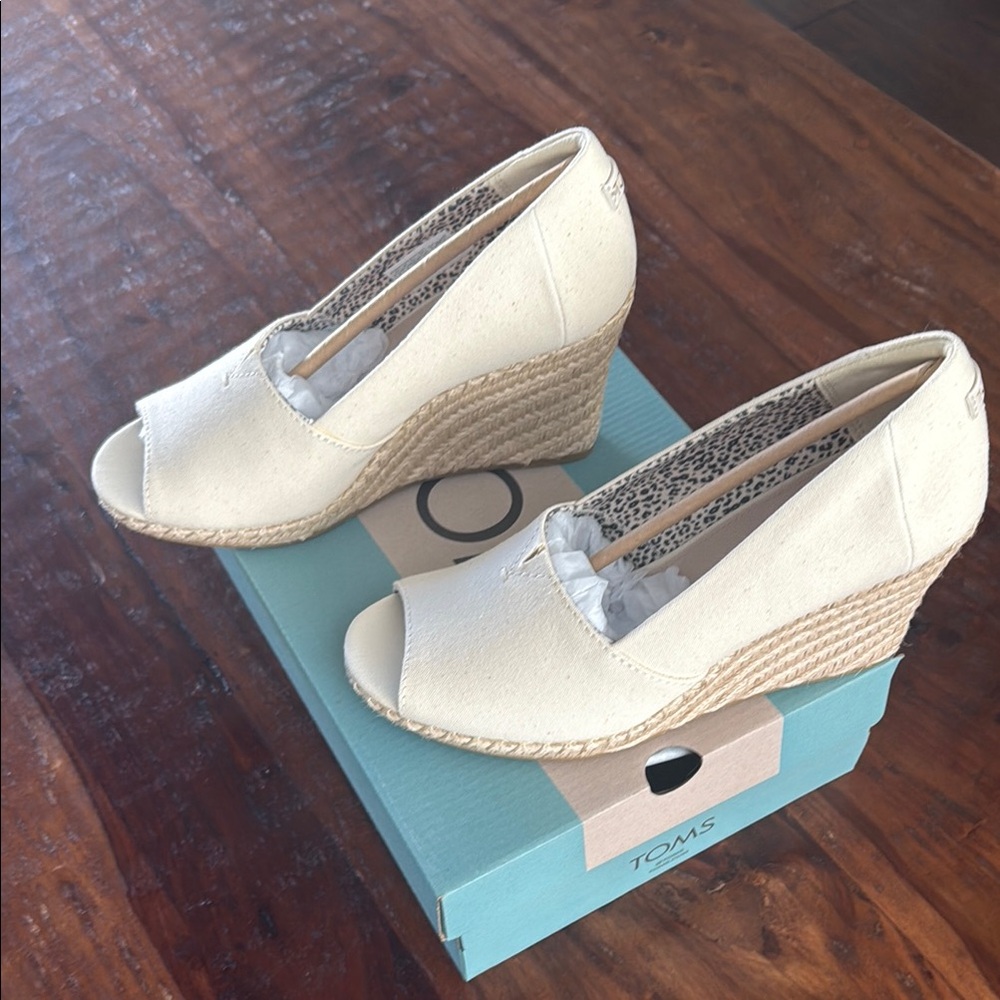 Toms Cream Wedge Shoes Elegant and Comfortable